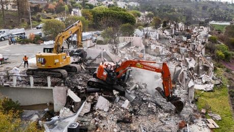 Letters to the Editor: Why local Palisades organizations should be given the lead in fire recovery