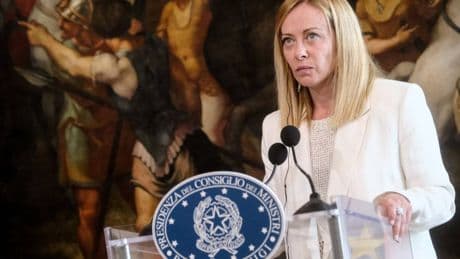 Almasri, ira Meloni: "Non sono Alice nel Paese delle meraviglie"