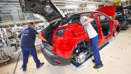 Automobile : près d’un emploi sur quatre pourrait disparaître en dix ans en France