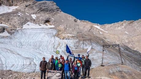Protest auf der Zugspitze: Gletscher-Resolution fordert klimaneutrales Bayern bis 2040