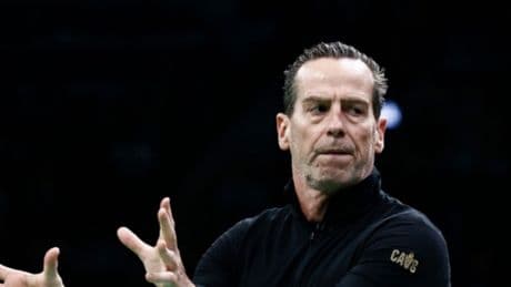La NBA reconoce el baloncesto español en los banquillos: Kenny Atkinson, Entrenador del Año