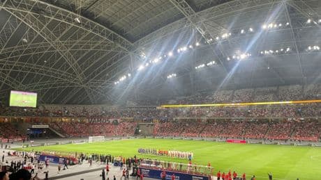 ‘Is it behind closed doors?’ – Fans baffled as Arsenal face AC Milan in half empty stadium
