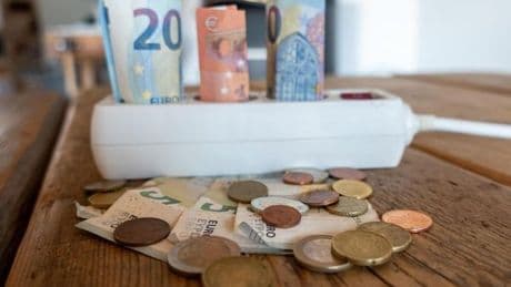 Strompreis aktuell: So stark schwankt der Börsenkurs heute