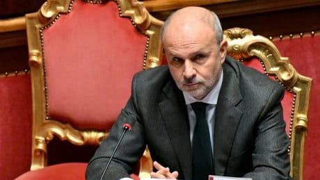 Gruppo vaccini, Schillaci revoca le nomine dopo le polemiche sui due consulenti no-vax: fuori dal Nitag tutti i membri