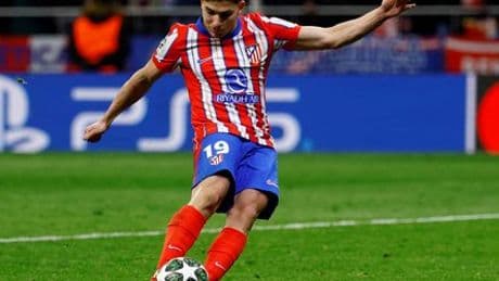 Fußball: Elfmeterregel bei Doppelberührung wird nach Aufregung um Julián Álvarez angepasst