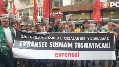 Gazetemize saldırı İzmir’de kınandı: “Bu saldırı sadece Evrensel’e değil hepimize”