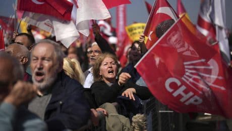Turquie: nouvelle vague d'arrestations dans les rangs du principal parti d'opposition