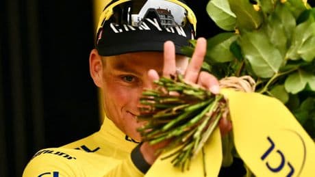 De uren van Van der Poel na zijn Tour-ritwinst: de zegen en last van de geletruidrager