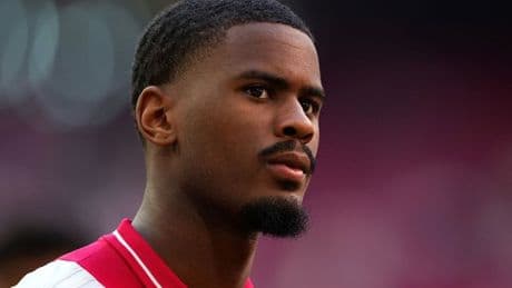 Arsenal follow Chelsea in starting transfer talks for Ajax wonderkid