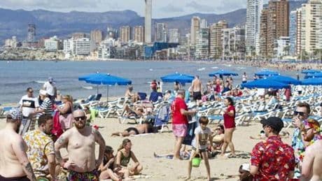 Cuánto cuesta vivir en Benidorm tras la jubilación: alquiler, transporte y alimentación