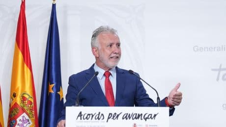 El Gobierno acuerda con Illa que Cataluña recaude todo el IRPF, mientras Junts amenaza con tumbarlo en el Congreso