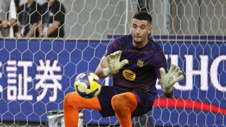 Error de Cubarsí y empate del Vissel tras un paradón de Joan García