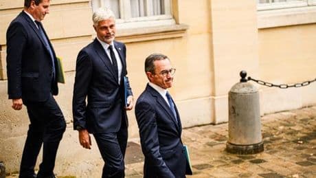 Pour un tiers des députés LR, la confiance à François Bayrou ne va pas de soi