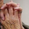 "Le patient peut changer d'avis au dernier moment" : pourquoi les malades d'Alzheimer sont exclus du dispositif de l'aide à mourir