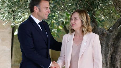 Macron y Meloni buscan la 'reconciliación' en Roma