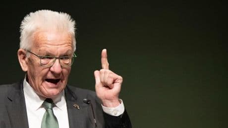 „Verstehe nicht, was die bei uns will“ – Kretschmann legt Nietzard Parteiaustritt nahe