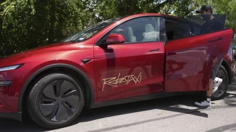 Elon Musk respalda a un usuario de robotaxi tras 20 viajes en 36 horas: &quot;Sin intervenciones ni problemas de seguridad críticos&quot;