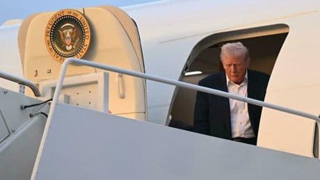 Trump, il Boeing dal Qatar al posto dell'Air Force One scatena le proteste: ma il tycoon lo acceterà (e lo terrà per se stesso)