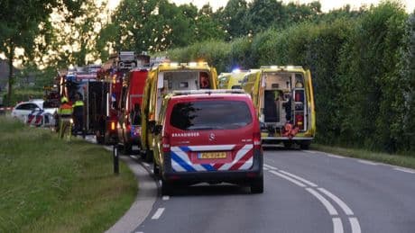 Dode en twee zwaargewonden bij ernstig verkeersongeval in Gelderse Buren