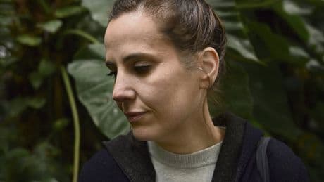 « Sans Eden » de Maïa Thiriet : quand le rire côtoie les blessures de la vie