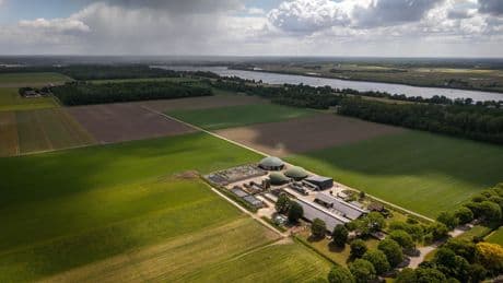 ‘Zolang ze maar niet de hele dag lopen te knallen’: plan voor megakazerne in Zeewolde roept gemengde reacties op