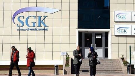 SGK'dan otomatik kayıt hamlesi! Yarına kadar kontrol etmeyen borçlu sayılacak