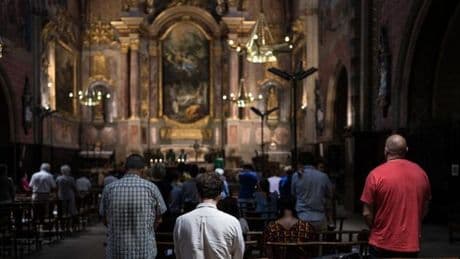 Les évêques de France invitent à « reconsidérer » la promotion d’un prêtre condamné pour viol