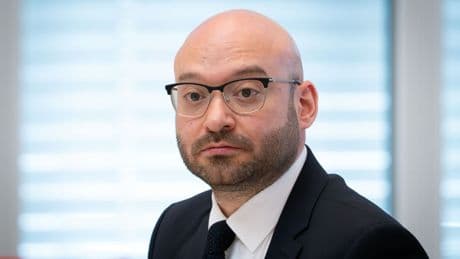 Zwei Verletzte: Innenminister Wilke verurteilt Angriff auf Kundgebung