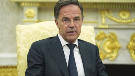 NATO Genel Sekreteri: Top, Putin'in sahasında