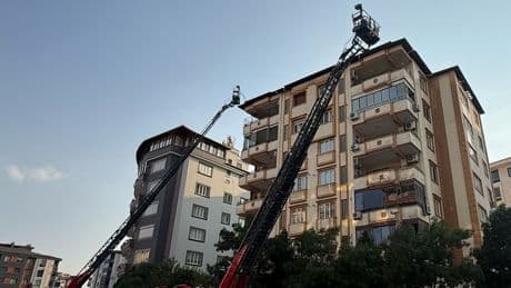 Gaziantep'te 7 katlı apartmanda yangın paniği