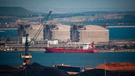 Des dockers de Marseille bloquent dans le port 14 tonnes de pièces de mitrailleuses qui devaient partir en Israël