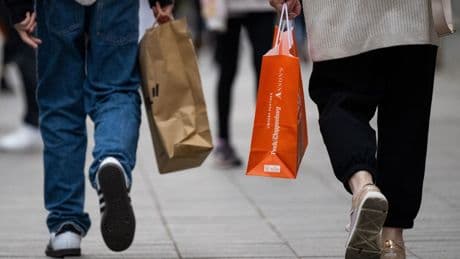 Vergleich der Konsum-Ausgaben: Verbraucher in Deutschland sind laut Studie "Modemuffel"