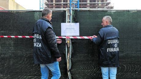 Allarme costruttori. "Permessi fermi, nel 2026 salta tutto"