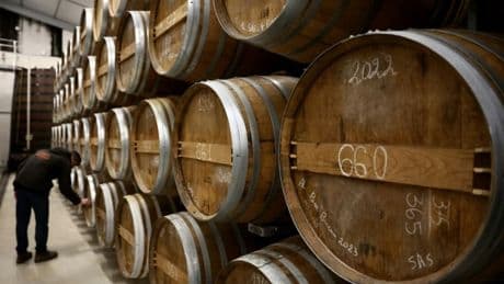 "C'est en voie d'être réglé" : Paris espère un accord avec Pékin "dans les jours qui viennent" concernant le cognac