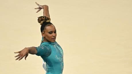Gymnastique : la championne olympique Rebeca Andrade annonce qu’elle ne concourra plus au sol