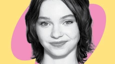Emma Myers Relaxes With ‘Lord of the Rings’ Music
