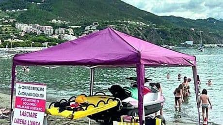 Colonnine sos su 4 spiagge di Arenzano e Cogoleto: “Per un’estate più sicura”