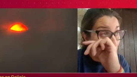 Una alcaldesa de Ourense se derrumba en directo ante el imparable incendio que arrasa su municipio: "Llevamos días sin dormir"