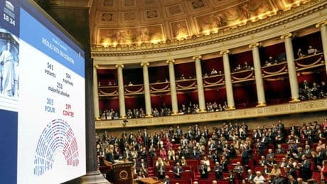 Aide à mourir : l’Assemblée adopte largement la proposition de loi