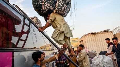 Brouillé avec les talibans, le Pakistan s’en prend aux réfugiés afghans