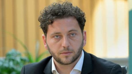 "Katastrophe": Grünen-Chef Banaszak attackiert Zoll-Deal mit den USA