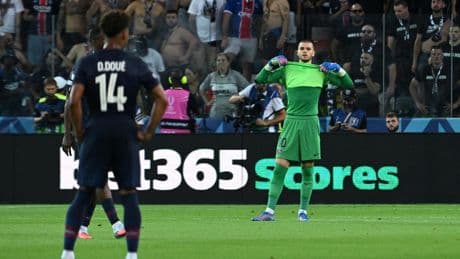 PSG-Tottenham : en vidéo, la boulette de Chevalier en Supercoupe d’Europe