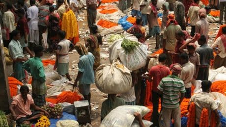 En la India hay ciudades que tienen 40ºC en la calle a las 10 de la mañana. Así que han empezado a vivir de noche