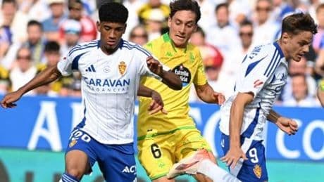El Zaragoza logra la permanencia al ganar al Deportivo por la mínima