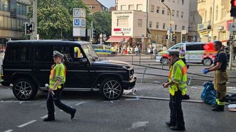 Stuttgart nach Unfall in Innenstadt: Alle Verletzten außer Lebensgefahr, Zeugen wurden befragt