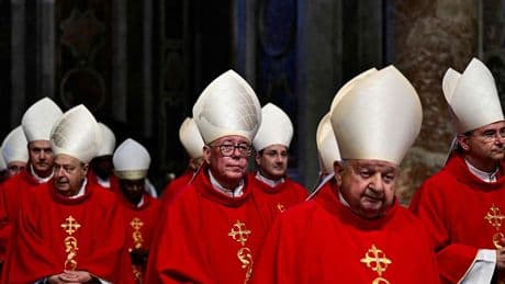Tegola sul Conclave: la Curia dovrà pagare 4 milioni per lo scandalo di Londra