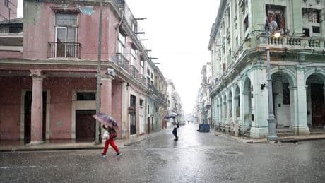 Tres adolescentes mueren por el impacto de un rayo en Cuba