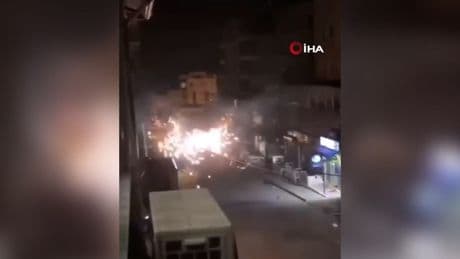 Adres Hatay: Elektrik telleri havai fişek gibi patladı