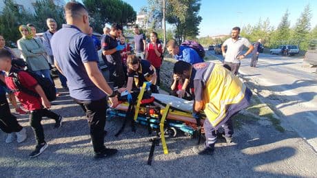 Manisa'da öğrenci servisi kaza yaptı: 9 yaralı
