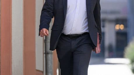 Auf Maifeier in Sachsen: Landrat nennt Fotos mit Neonazis „Fehler“